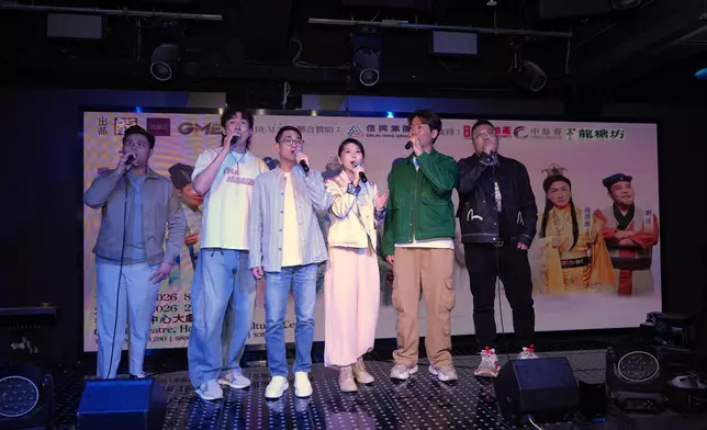 梁兆明、胡渭康、劉洋、杜詠心、杜小喬、黃建東即席上演「宮廷好聲音」，並首次現場演唱音樂劇「花影夢」同名主題曲。