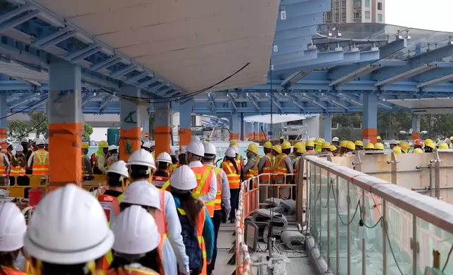 粉嶺龍躍頭交匯處S960超高強度鋼材行人天橋動態載荷測試成功。土木工程拓展署facebook圖片