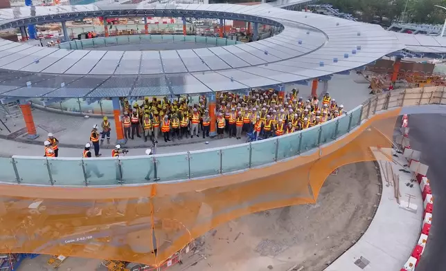 粉嶺龍躍頭交匯處S960超高強度鋼材行人天橋動態載荷測試成功。土木工程拓展署facebook圖片