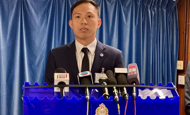 油尖警區重案組第三隊高級督察衛進濤向傳媒簡介案情。警方圖片