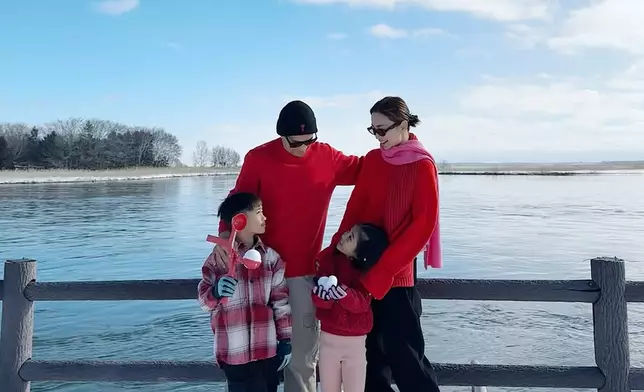 又不時周遊列國。