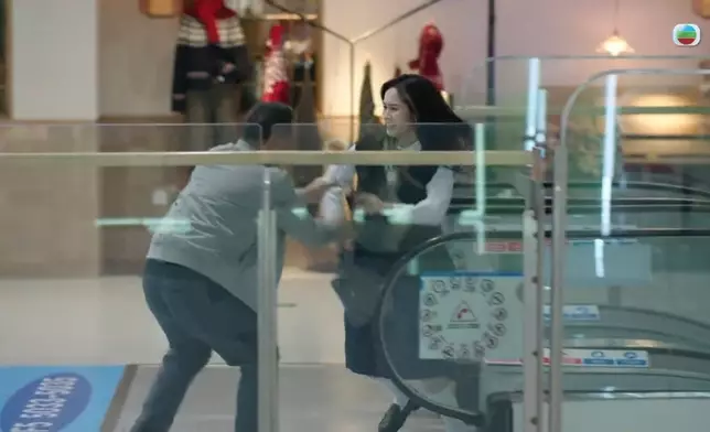 超怡一出場就追逐戲令人印象深刻。