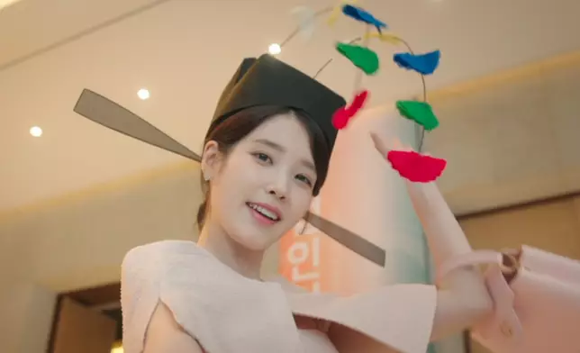 IU各種小表情完全俘虜粉絲心。Disney+提供圖片