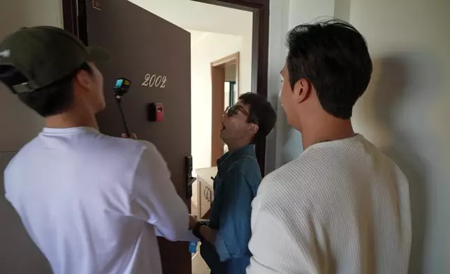 個房門睇嚟好難開咁喎。