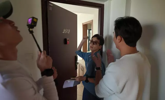 個房門睇嚟好難開咁喎。