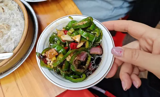 呢啲老字號腸粉店啲嘢食望落係OK嘅。