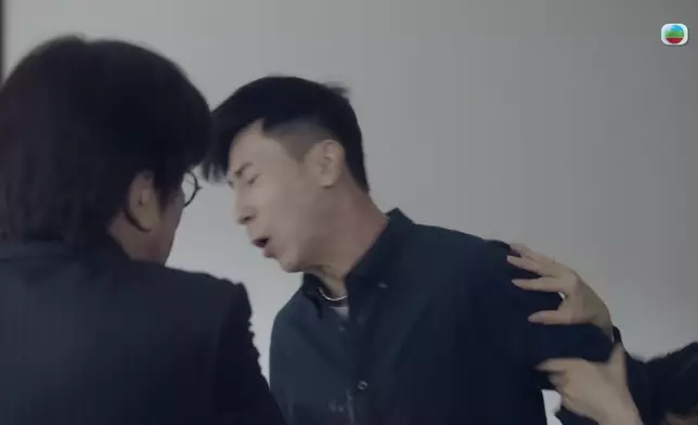 就是這一巴掌，兩父子從此決裂。