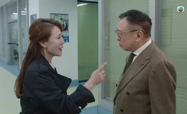 康華責備許紹雄從不信任兒子。