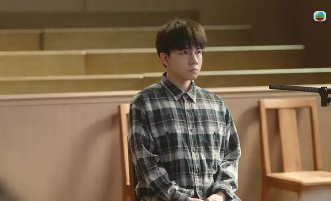 邵展鵬於庭上「係人都睥」。