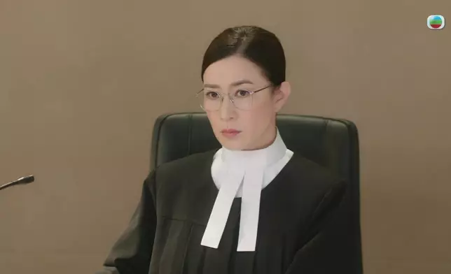 邵展鵬於庭上「係人都睥」。