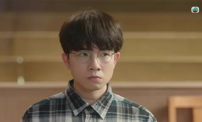 邵展鵬於庭上「係人都睥」。