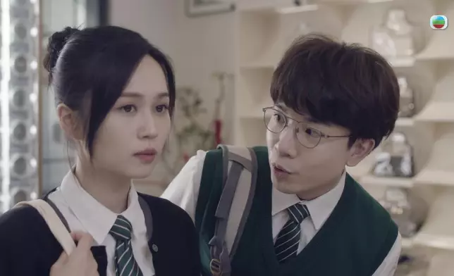 邵展鵬滿口歪理氹梁超怡做不道德交易。