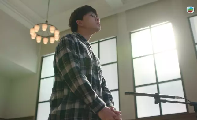 邵展鵬被判刑前趾高氣揚，但得知罪名成立後就「騰晒雞」。