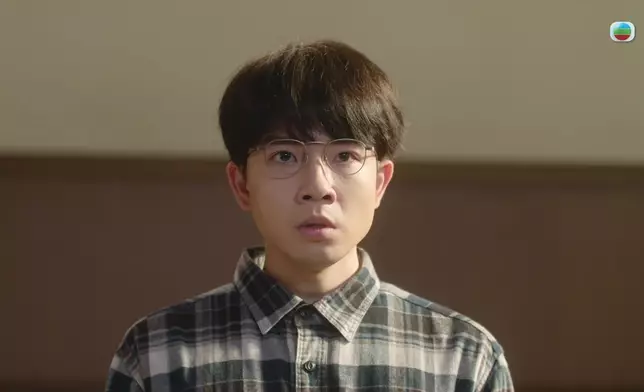 邵展鵬被判刑前趾高氣揚，但得知罪名成立後就「騰晒雞」。