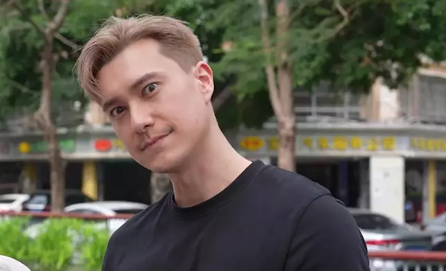 朱仔案件重演老闆娘怒睥過程，笑咗。