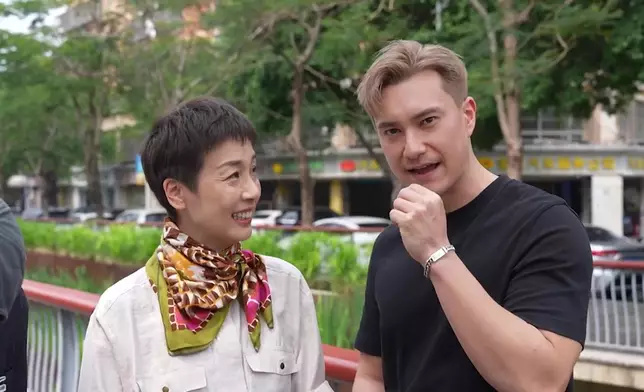 朱仔案件重演老闆娘怒睥過程，笑咗。