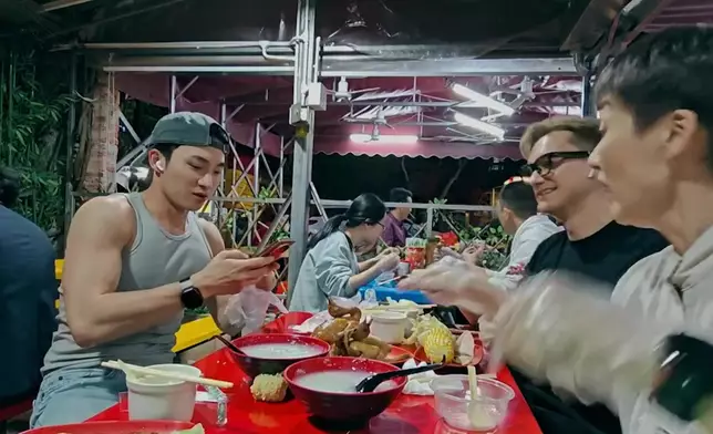 本身嘉洛仔嘅Jumbo青筋麒麟臂已經搶晒Fo。