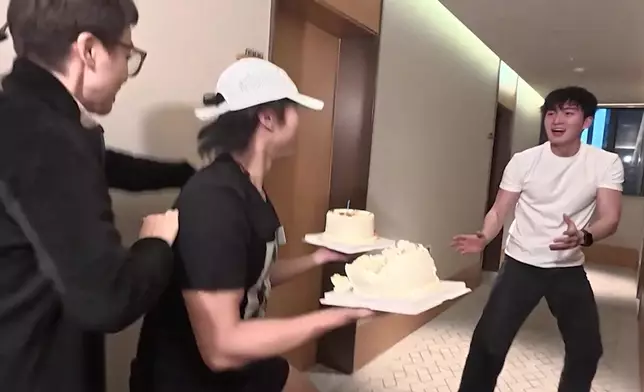 今晚嘅片尾勁瘋狂爆笑，一定要睇到最後呀。