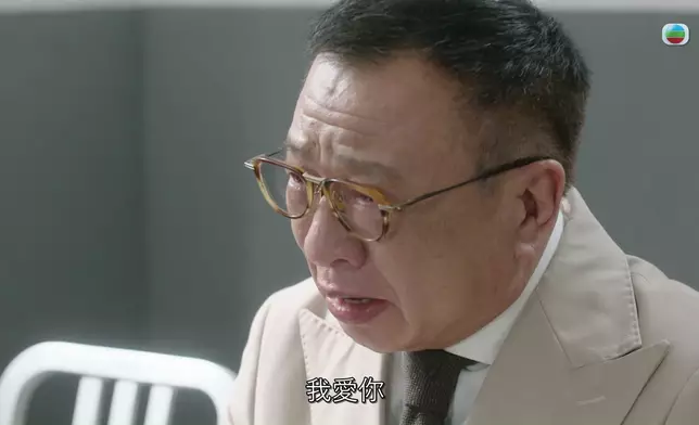 齋睇相，都感受到Benz哥講「我愛你」時嘅傷痛同後悔係漸進式咁增加。