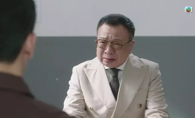 齋睇相，都感受到Benz哥講「我愛你」時嘅傷痛同後悔係漸進式咁增加。