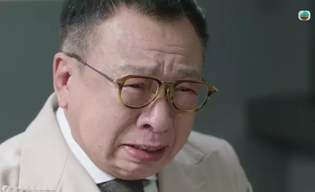 齋睇相，都感受到Benz哥講「我愛你」時嘅傷痛同後悔係漸進式咁增加。