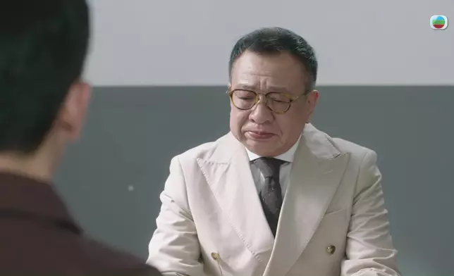 然後逐漸佢被許紹雄嘅「我愛你」自白感動。