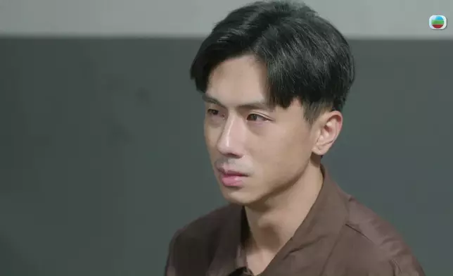 然後逐漸佢被許紹雄嘅「我愛你」自白感動。