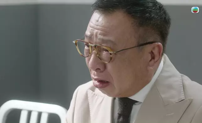 然後逐漸佢被許紹雄嘅「我愛你」自白感動。