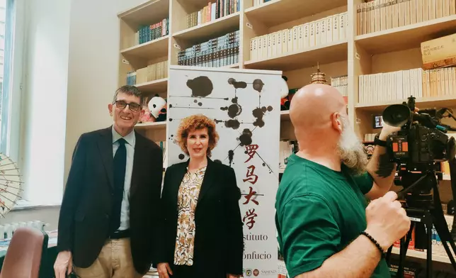4月16日，意大利電視台RAI 2對羅馬大學孔子學院意方院長馬西尼進行了專題採訪。羅馬大學孔子學院圖片