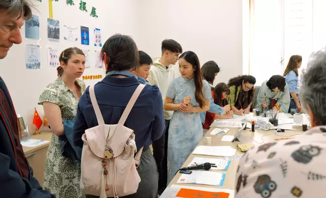 三大互動體驗區受參與者歡迎。羅馬大學孔子學院圖片