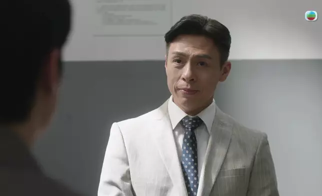 啲笑容真係點解可以咁衰格。