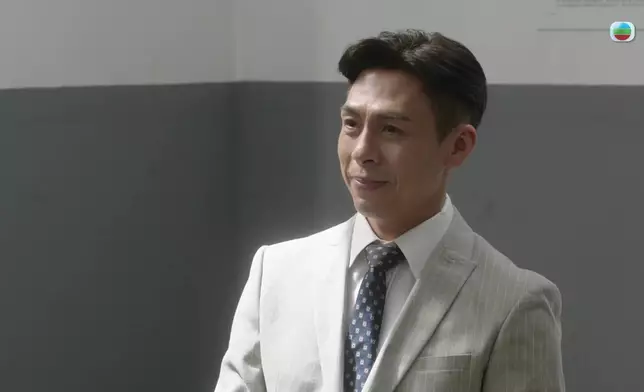 啲笑容真係點解可以咁衰格。