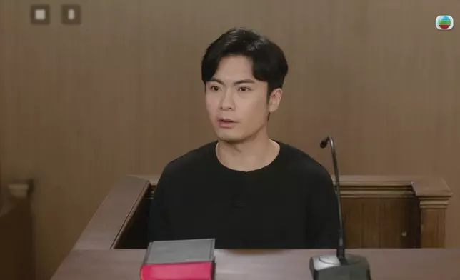 呢場冇靈魂嘅「背誦」場口，朱樂洺演繹到嗰種空洞同背書感。