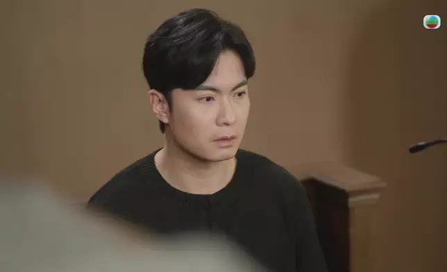 呢場冇靈魂嘅「背誦」場口，朱樂洺演繹到嗰種空洞同背書感。