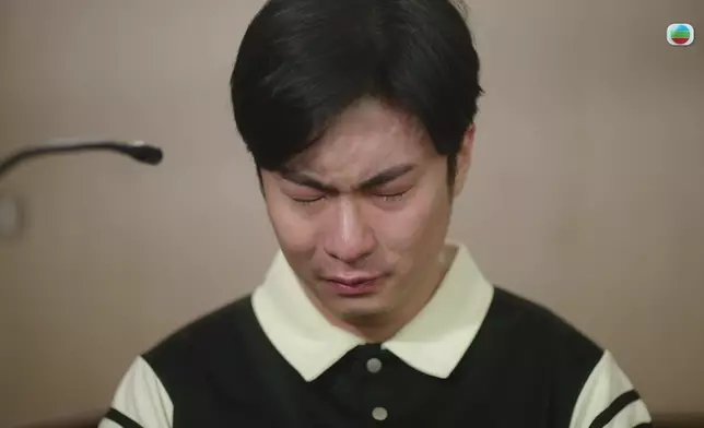 呢場戲，樂洺除咗明顯越講越激動、把聲愈嚟愈震，佢塊面亦都愈嚟愈紅，完全感受到佢已安全進入個角色。