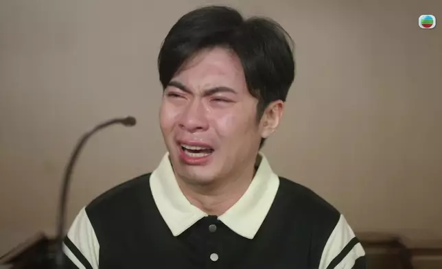 呢場戲，樂洺除咗明顯越講越激動、把聲愈嚟愈震，佢塊面亦都愈嚟愈紅，完全感受到佢已安全進入個角色。