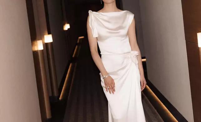 陳法拉今年憑電影《贖夢》的紀慧玲一角，角逐今屆金像獎「最佳女主角」獎，是她入行以來，首度入圍香港電影金像獎。