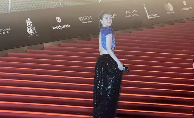 闊別影壇女星盛裝亮相，章子氣場十足行紅地氈。巴士的報記者攝