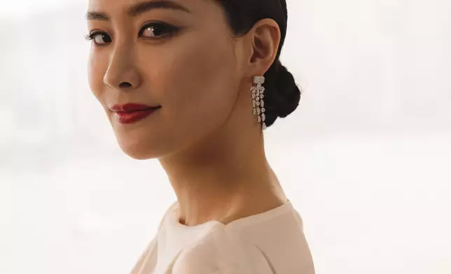 陳法拉今年憑電影《贖夢》的紀慧玲一角，角逐今屆金像獎「最佳女主角」獎，是她入行以來，首度入圍香港電影金像獎。