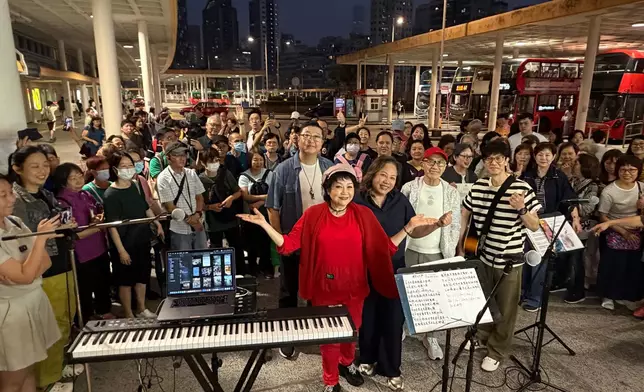 胡美儀與市民「唱」和「談」，療癒心靈和三味情緒