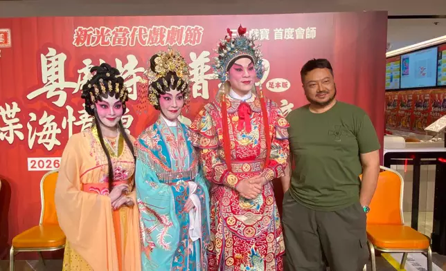 由李居明大師策劃的 「新光當代戲劇節」 假新光黃埔大堂舉行記者招待會，公佈兩階段演出詳情。