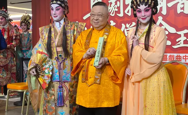 由李居明大師策劃的 「新光當代戲劇節」 假新光黃埔大堂舉行記者招待會，公佈兩階段演出詳情。