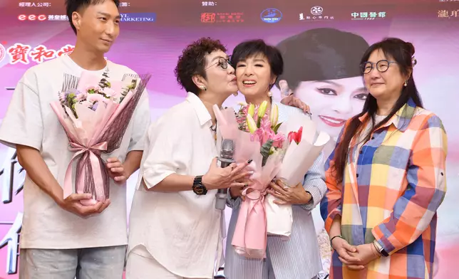 米雪的兩位妹妹蘋果、雪梨及姨甥徐偉棟到場支持。