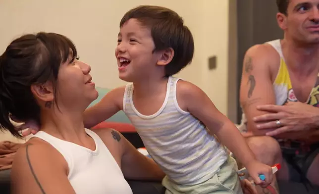 蔡宓婕與葡籍老公育有一子，一家三口在澳門居住，幸福美滿。