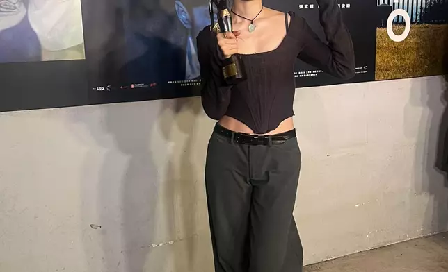 被問會否加片酬，她坦言片酬唔高，僅夠交租生活。（本網記者攝）