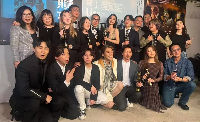 藝人黃又南主演、梁栢堅執導的電影《再見UFO》，於香港電影金像獎中奪得「最佳導演」獎和「最佳電影」兩個大獎，全晚合共囊5個獎項。（本網記者攝）