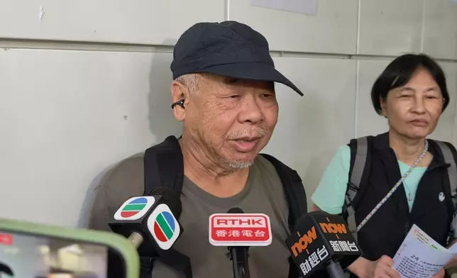 柯先生表示返回家中執拾一直是他的心願，等了這天很久了。巴士的報記者攝