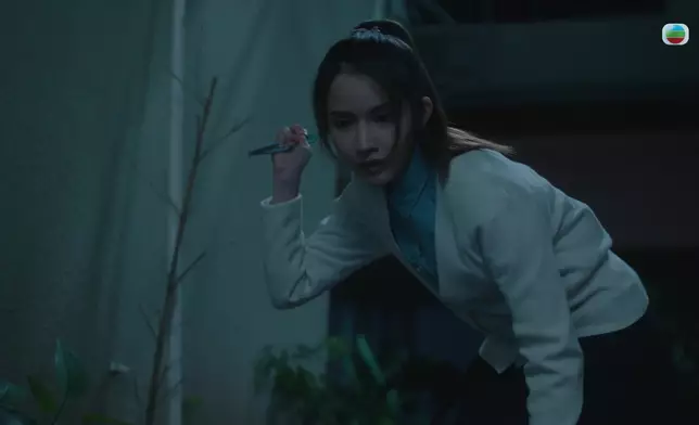 一張相集齊Amber癲、驚、癡戀、無辜四種狀態。