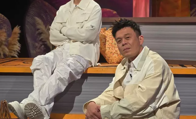 「資深廟祝」火火及「實習廟祝」Arthur。