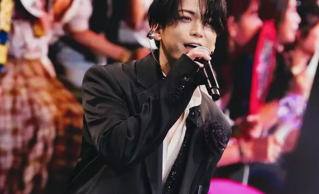 相隔26年再訪港，龜梨以一曲《Truth》型爆登場，更苦練廣東話同粉絲打招呼，全場尖叫不絕！